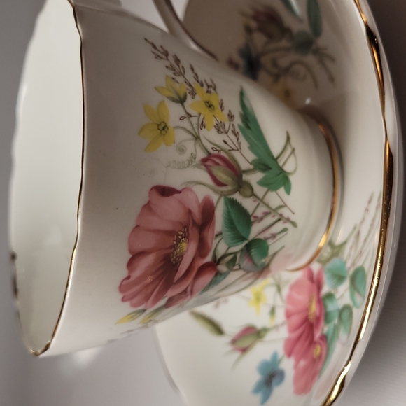 Royal Regency bone China teacup and saucer made in England - Picture 2 of 6